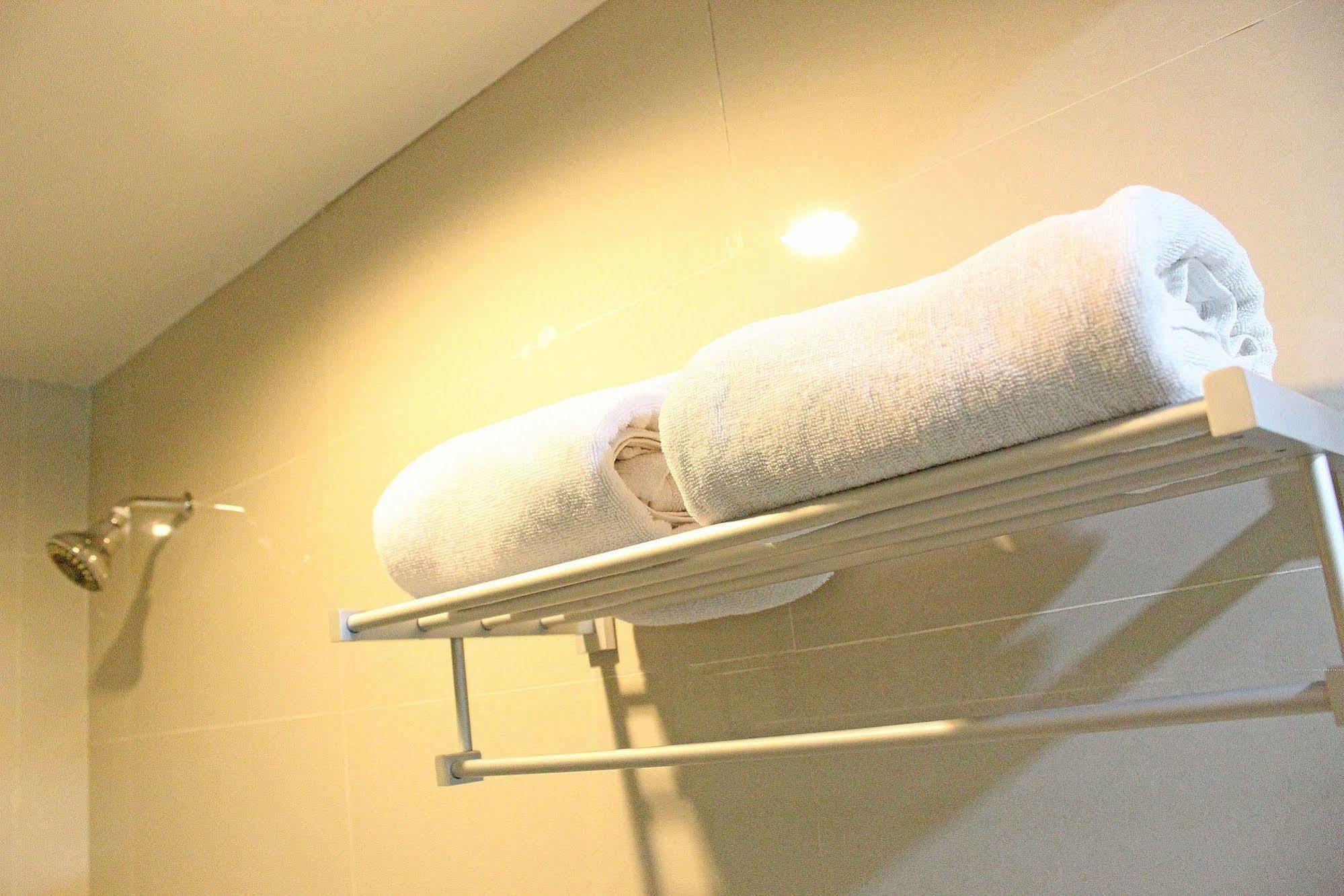 Zen Rooms Rujia Pecenongan จาการ์ตา ภายนอก รูปภาพ