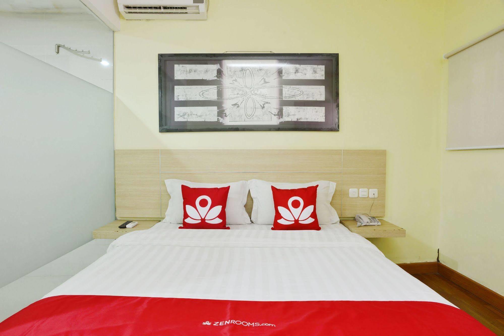Zen Rooms Rujia Pecenongan จาการ์ตา ภายนอก รูปภาพ