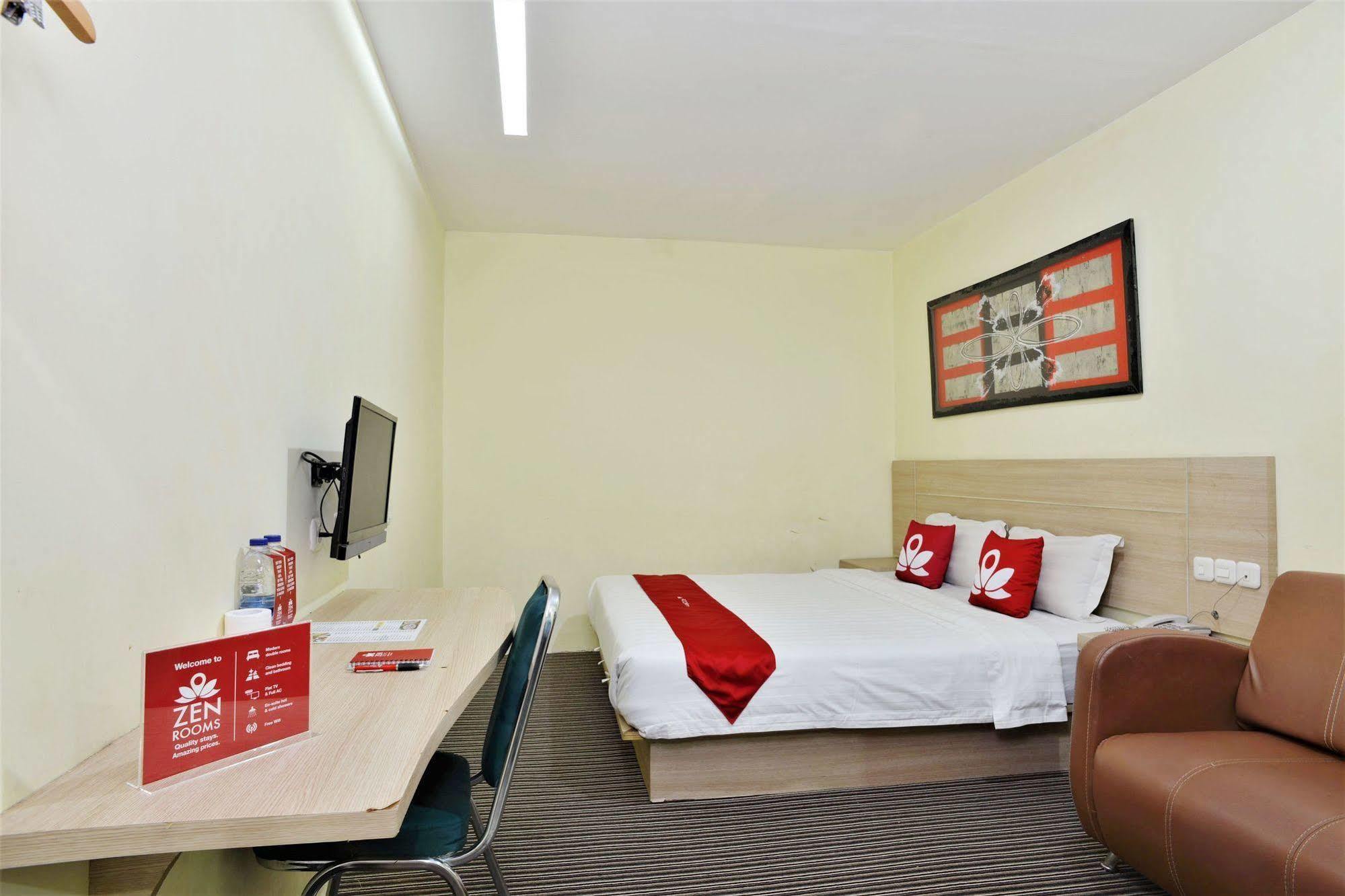 Zen Rooms Rujia Pecenongan จาการ์ตา ภายนอก รูปภาพ